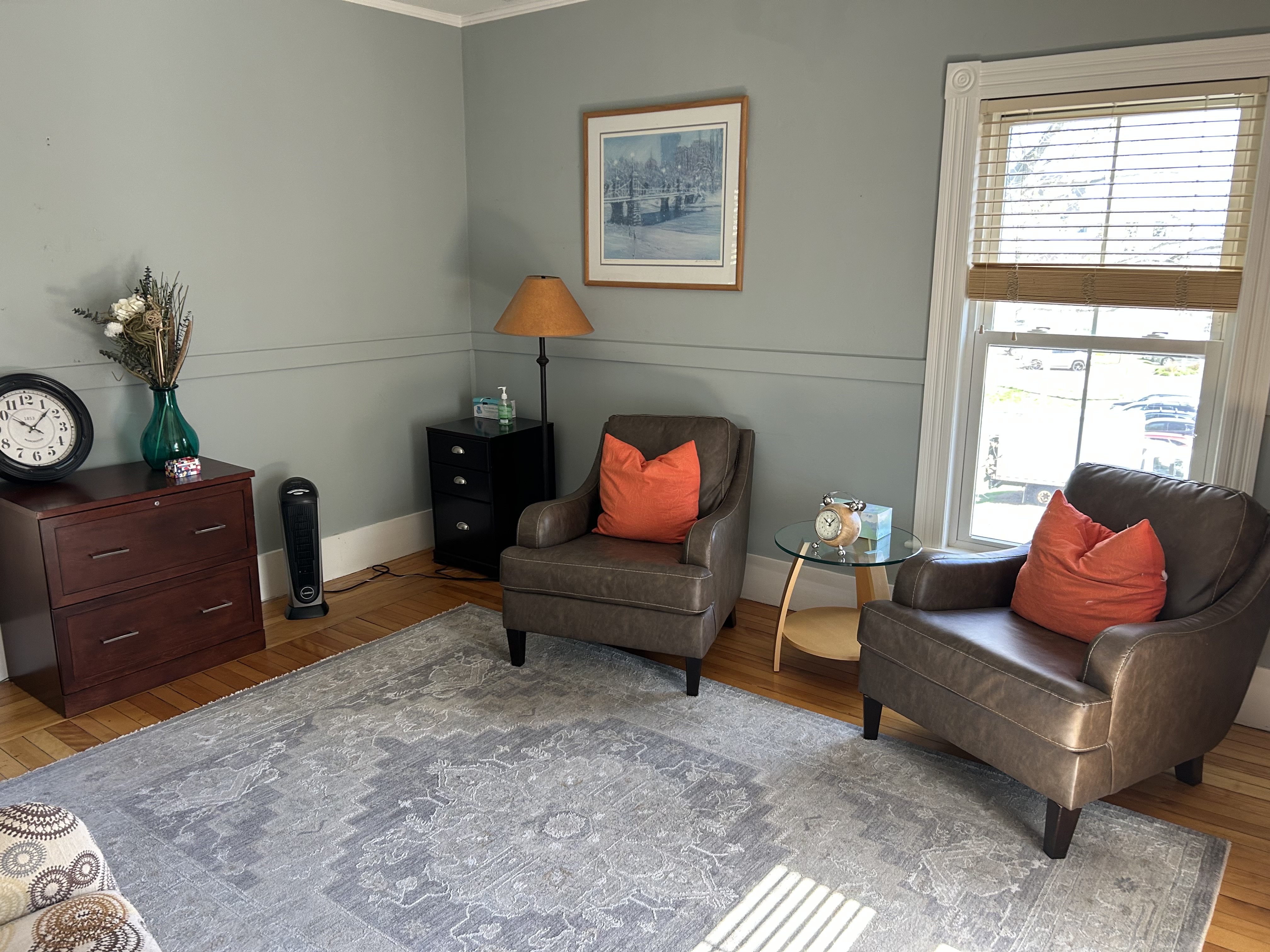 A welcoming seating area in Stephanie's Exeter therapy office